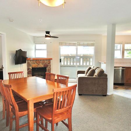 Bear Lodge Two Bedroom By Mva Whistler Buitenkant foto